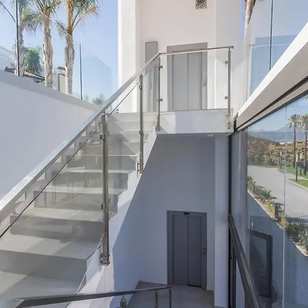 Luxury 2br Seaviews - Santa Barbara Heights Фуэнхирола