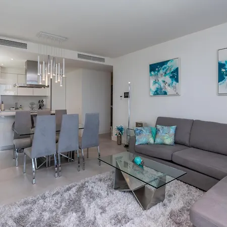 شقة Luxury 2br Seaviews - Santa Barbara Heights *